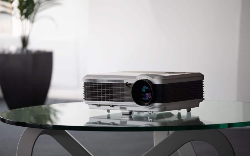 How to Pick the Best Projector under 100?