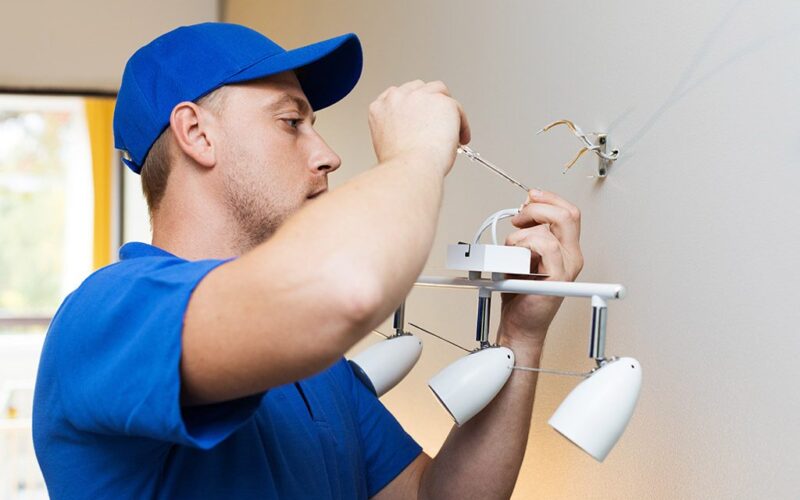 How to Choose the Right Electrician